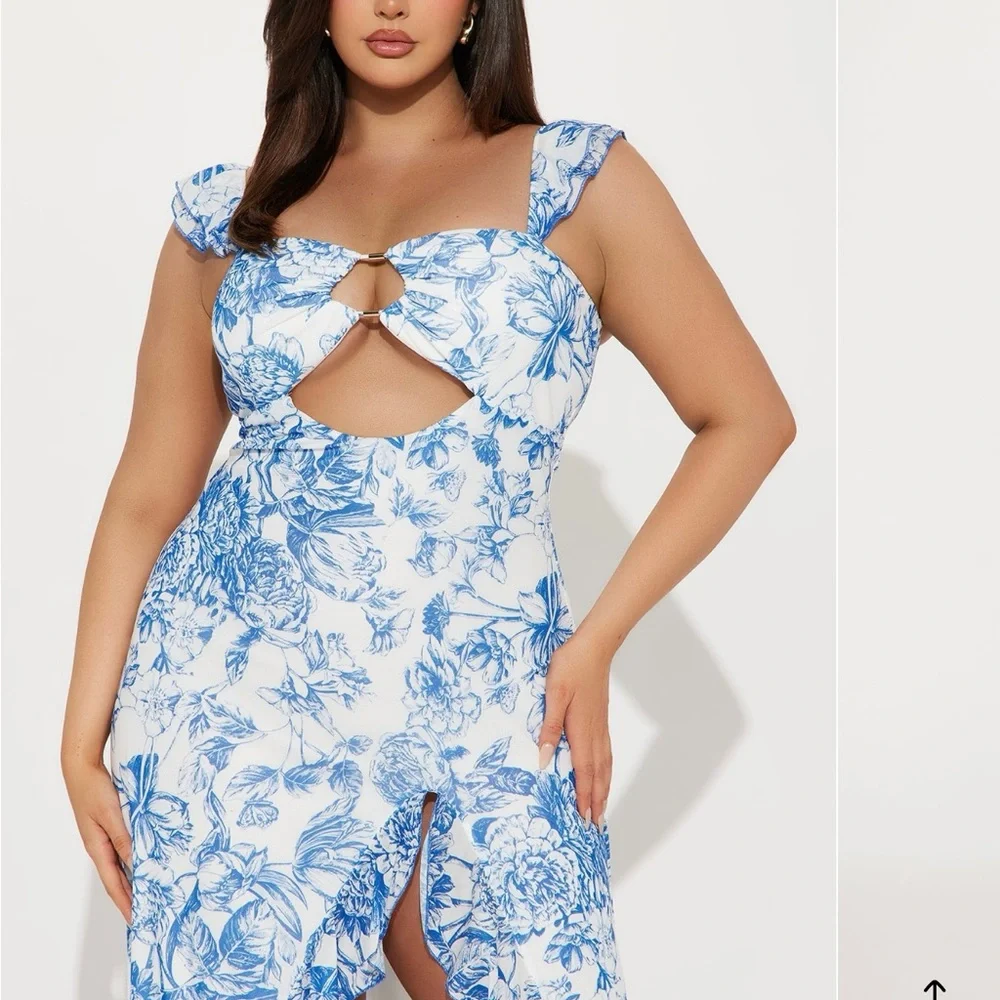 Fashion Nova Floral Blue and White Women's Dress - Picture 5 of 9